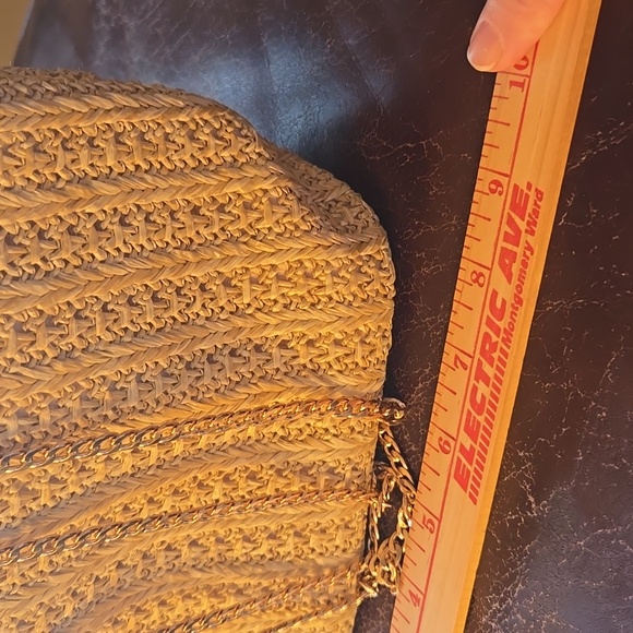 Lulu's Beige Woven Tote with Gold Chains - Picture 11 of 13